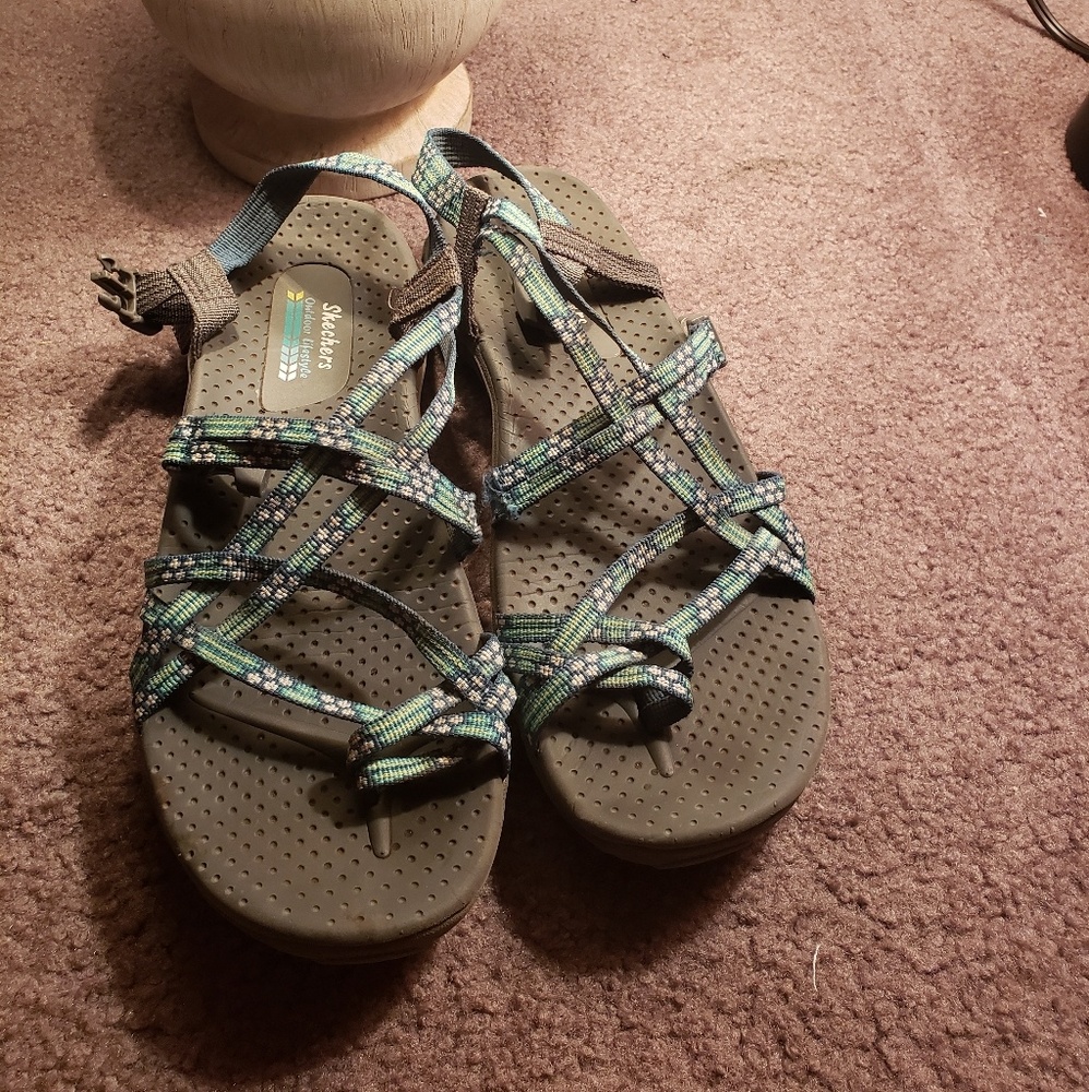 Hiking sandals
